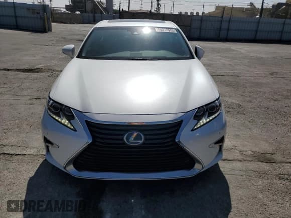 ✅ 2017 Lexus ES 300h • VIN: JTHBW1GG4H2142270 • Lot: 84277515. Wystawiony na Copart z przebiegiem 94 591 mil. Bezpłatny archiwum sprzedaży aukcyjnych z USA i szczegółowy raport historii pojazdu na DreamBid. Zdjęcie 5.