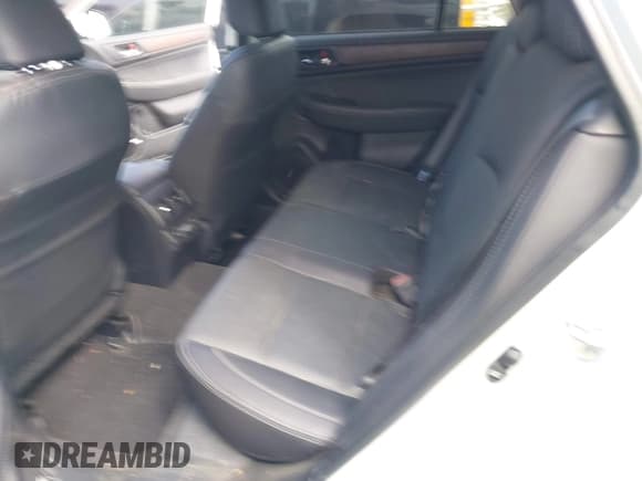 ✅ 2018 Subaru Outback Limited • VIN: 4S4BSANC0J3299044 • Lot: 42298474. Listed on IAAI with Not provided. Free auction sales archive from the USA and detailed vehicle history report at DreamBid. Image 8.