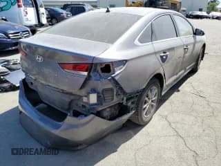 ✅ 2018 Hyundai Sonata SE • VIN: 5NPE24AF3JH698988 • Лот: 47812193. Опубликован ранее на Copart с пробегом 85 837 миль. Бесплатный доступ к архиву аукционных продаж из США и подробный отчёт об истории автомобиля на DreamBid. Изображение 3.