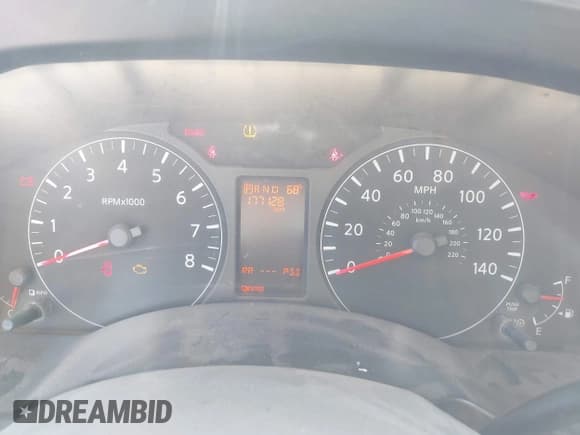 ✅ 2014 Nissan NV S • VIN: 5BZBF0AA8EN161690 • Lot: 43548083. Wystawiony na IAAI z przebiegiem 177 128 mil. Bezpłatny archiwum sprzedaży aukcyjnych z USA i szczegółowy raport historii pojazdu na DreamBid. Zdjęcie 7.