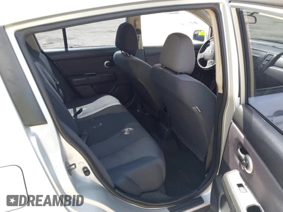 ✅ 2008 Nissan Versa S • VIN: 3N1BC13E08L418704 • Lot: 42508041. Listed on IAAI with 133,986 mi. Free auction sales archive from the USA and detailed vehicle history report at DreamBid. Image 8.