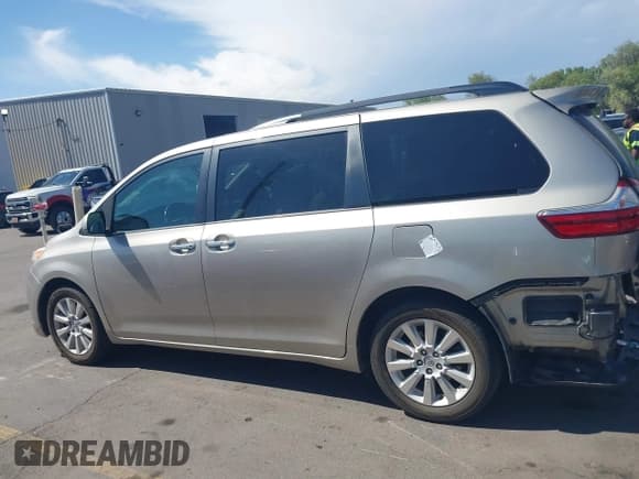 ✅ 2015 Toyota Sienna Limited • VIN: 5TDDK3DC3FS101458 • Лот: 42382380. Опубликован ранее на IAAI с пробегом 130 847 миль. Бесплатный доступ к архиву аукционных продаж из США и подробный отчёт об истории автомобиля на DreamBid. Изображение 14.