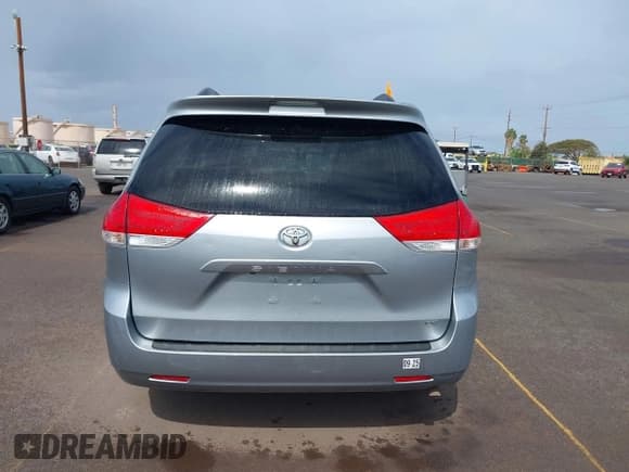 ✅ 2014 Toyota Sienna LE AAS • VIN: 5TDKK3DC0ES467867 • Lot: 42022676. Listed on IAAI with 99,959 mi. Free auction sales archive from the USA and detailed vehicle history report at DreamBid. Image 16.