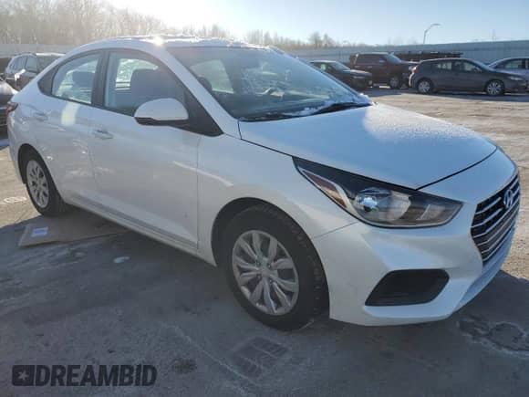 2021 Hyundai Accent SE z VIN 3KPC24A65ME130029, wystawiony jako Copart lot #39375814 z przebiegiem 61 287 mil mil oraz . Historia ofert i sprzedaży dostępna na DreamBid. Obrazek 4.