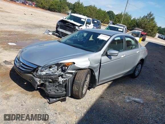 ✅ 2012 Honda Accord LX • VIN: 1HGCP2F32CA242715 • Lot: 43342093. Wystawiony na IAAI z przebiegiem 63 036 mil. Bezpłatny archiwum sprzedaży aukcyjnych z USA i szczegółowy raport historii pojazdu na DreamBid. Zdjęcie 18.