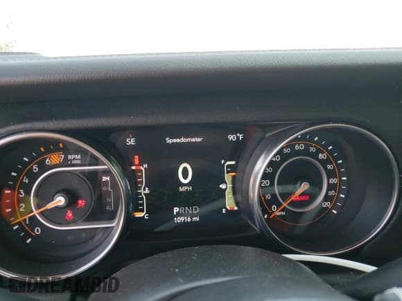 ✅ 2023 Jeep Wrangler Sahara • VIN: 1C4HJXEG3PW571276 • Лот: 59868365. Опубликован ранее на Copart с пробегом 10 916 миль. Бесплатный доступ к архиву аукционных продаж из США и подробный отчёт об истории автомобиля на DreamBid. Изображение 9.