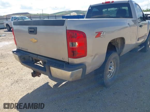 ✅ 2007 Chevrolet Silverado 2500HD 1LT • VIN: 1GCHK24K07E550025 • Лот: 42424089. Опубликован ранее на IAAI с пробегом 262 722 миль. Бесплатный доступ к архиву аукционных продаж из США и подробный отчёт об истории автомобиля на DreamBid. Изображение 6.