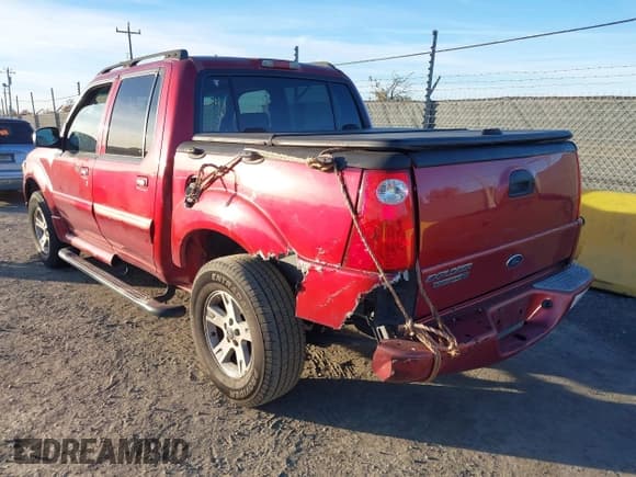 ✅ 2005 Ford Explorer Sport Trac XLS • VIN: 1FMZU67K75UB82880 • Lot: 43839408. Wystawiony na IAAI z przebiegiem 351 305 mil. Bezpłatny archiwum sprzedaży aukcyjnych z USA i szczegółowy raport historii pojazdu na DreamBid. Zdjęcie 3.