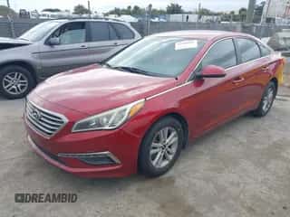 2015 Hyundai Sonata SE с VIN 5NPE24AF2FH111834, выставлен на аукционе IAAI как лот 43305081 с пробегом 196 160 миль миль и . История ставок и продаж доступна на DreamBid. Изображение 2.