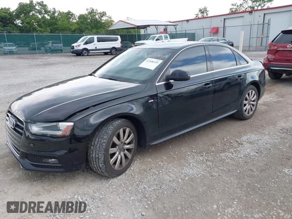 ✅ 2015 Audi A4 Premium • VIN: WAUBFAFL7FN027736 • Lot: 42308359. Wystawiony na IAAI z przebiegiem 94 230 mil. Bezpłatny archiwum sprzedaży aukcyjnych z USA i szczegółowy raport historii pojazdu na DreamBid. Zdjęcie 2.