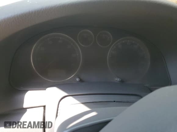 ✅ 2005 Volkswagen Passat GLX • VIN: WVWYU63B85E126771 • Lot: 68710835. Wystawiony na Copart z przebiegiem Nie podano. Bezpłatny archiwum sprzedaży aukcyjnych z USA i szczegółowy raport historii pojazdu na DreamBid. Zdjęcie 9.