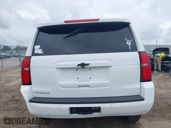 ✅ 2018 Chevrolet Tahoe LS • VIN: 1GNSCAKC9JR195999 • Lot: 42196389. Listed on IAAI with 141,232 mi. Free auction sales archive from the USA and detailed vehicle history report at DreamBid. Image 16.