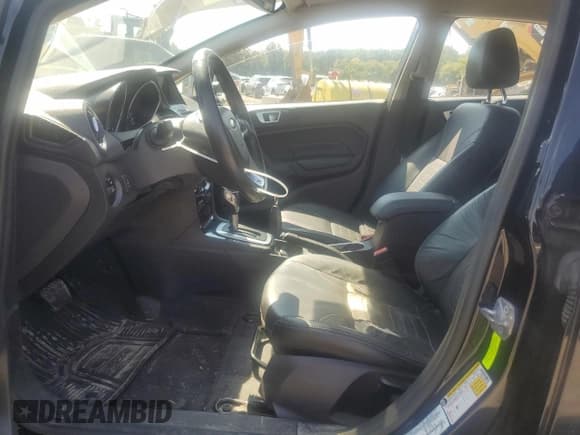 ✅ 2017 Ford Fiesta Titanium • VIN: 3FADP4CJ5HM158616 • Lot: 71231215. Wystawiony na Copart z przebiegiem 80 753 mil. Bezpłatny archiwum sprzedaży aukcyjnych z USA i szczegółowy raport historii pojazdu na DreamBid. Zdjęcie 7.