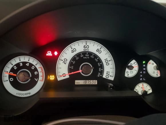 ✅ 2008 Toyota FJ Cruiser • VIN: JTEZU11F88K002353 • Lot: 92188705. Listed on Copart with 187,598 mi. Free auction sales archive from the USA and detailed vehicle history report at DreamBid. Image 9.