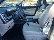 ✅ 2025 Kia Sorento X-Line EX • VIN: 5XYRHDJFXSG376177 • Lot: 86090995. Wystawiony na Copart z przebiegiem 11 477 mil. Bezpłatny archiwum sprzedaży aukcyjnych z USA i szczegółowy raport historii pojazdu na DreamBid. Zdjęcie 7.