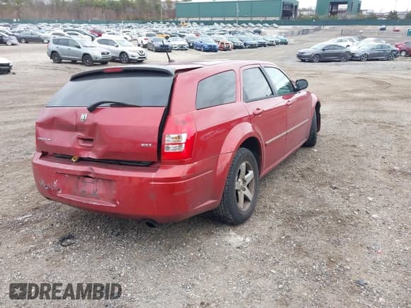 ✅ 2008 Dodge Magnum SXT • VIN: 2D4FV37V98H257778 • Lot: 43780224. Listed on IAAI with 256,804 mi. Free auction sales archive from the USA and detailed vehicle history report at DreamBid. Image 4.
