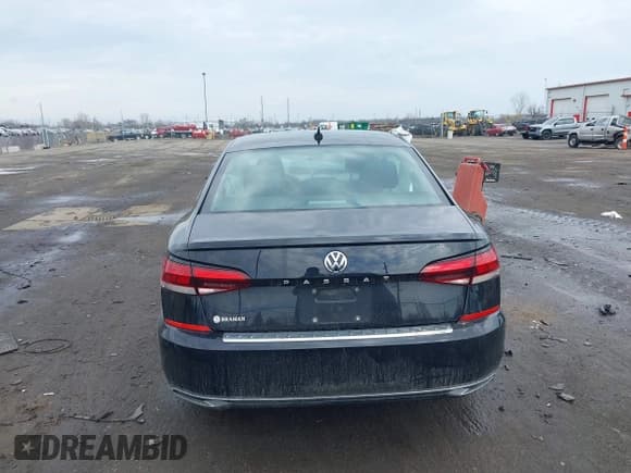 ✅ 2021 Volkswagen Passat SE • VIN: 1VWSA7A36MC014185 • Лот: 41915701. Опубликован ранее на IAAI с пробегом 175 043 миль. Бесплатный доступ к архиву аукционных продаж из США и подробный отчёт об истории автомобиля на DreamBid. Изображение 16.