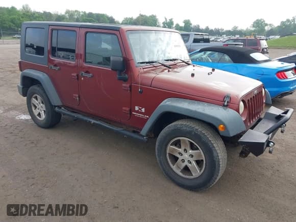 ✅ 2008 Jeep Wrangler Unlimited X • VIN: 1J4GA39108L606685 • Lot: 41965538. Wystawiony na IAAI z przebiegiem 288 946 mil. Bezpłatny archiwum sprzedaży aukcyjnych z USA i szczegółowy raport historii pojazdu na DreamBid. Zdjęcie 1.