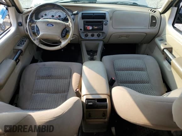 ✅ 2004 Ford Explorer Sport Trac XLS • VIN: 1FMZU67K04UA62403 • Lot: 66886465. Wystawiony na Copart z przebiegiem 213 872 mil. Bezpłatny archiwum sprzedaży aukcyjnych z USA i szczegółowy raport historii pojazdu na DreamBid. Zdjęcie 8.