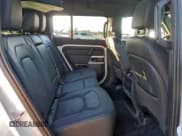 ✅ 2024 Land Rover Defender S • VIN: SALEJ7EX2R2258239 • Lot: 94658555. Wystawiony na Copart z przebiegiem Nie podano. Bezpłatny archiwum sprzedaży aukcyjnych z USA i szczegółowy raport historii pojazdu na DreamBid. Zdjęcie 10.