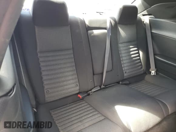 ✅ 2014 Dodge Challenger R/T 100th Anniversary Appearance • VIN: 2C3CDYBT4EH179741 • Lot: 72965674. Wystawiony na Copart z przebiegiem 117 012 mil. Bezpłatny archiwum sprzedaży aukcyjnych z USA i szczegółowy raport historii pojazdu na DreamBid. Zdjęcie 10.