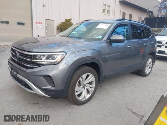 ✅ 2023 Volkswagen Atlas SE • VIN: 1V2HP2CA0PC554452 • Lot: 43609186. Listed on IAAI with 23,489 mi. Free auction sales archive from the USA and detailed vehicle history report at DreamBid. Image 2.