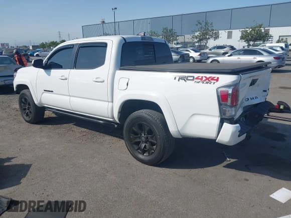 ✅ 2022 Toyota Tacoma SR • VIN: 3TMCZ5AN1NM470911 • Лот: 42440530. Опубликован ранее на IAAI с пробегом 40 623 миль. Бесплатный доступ к архиву аукционных продаж из США и подробный отчёт об истории автомобиля на DreamBid. Изображение 3.