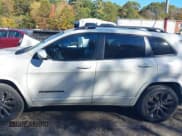 ✅ 2019 Jeep Cherokee Limited • VIN: 1C4PJMDX1KD354485 • Lot: 43503757. Wystawiony na IAAI z przebiegiem 109 226 mil. Bezpłatny archiwum sprzedaży aukcyjnych z USA i szczegółowy raport historii pojazdu na DreamBid. Zdjęcie 14.