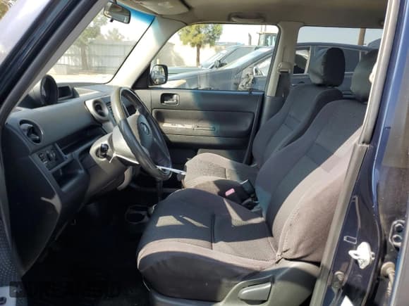 ✅ 2004 Scion xB • VIN: JTLKT324X40144800 • Лот: 84915235. Опубликован ранее на Copart с пробегом 277 578 миль. Бесплатный доступ к архиву аукционных продаж из США и подробный отчёт об истории автомобиля на DreamBid. Изображение 7.