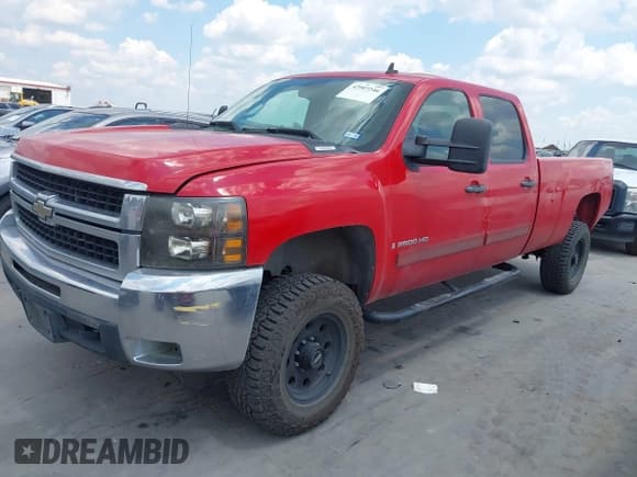 ✅ 2008 Chevrolet Silverado 2500HD LTZ • VIN: 1GCHK23KX8F139454 • Лот: 42907246. Опубликован ранее на IAAI с пробегом 110 096 миль. Бесплатный доступ к архиву аукционных продаж из США и подробный отчёт об истории автомобиля на DreamBid. Изображение 2.