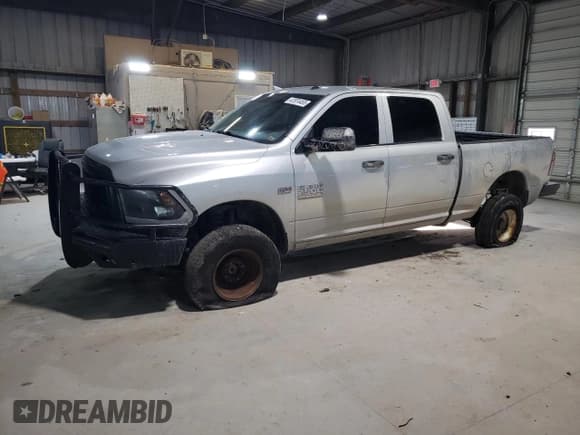 ✅ 2016 Ram 2500 Tradesman • VIN: 3C6UR5CJXGG129367 • Lot: 47974455. Wystawiony na Copart z przebiegiem 238 761 mil. Bezpłatny archiwum sprzedaży aukcyjnych z USA i szczegółowy raport historii pojazdu na DreamBid. Zdjęcie 1.