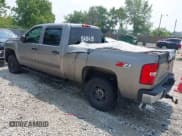 ✅ 2007 Chevrolet Silverado 2500HD 1LT • VIN: 1GCHK23K77F561325 • Lot: 42860200. Wystawiony na IAAI z przebiegiem 354 528 mil. Bezpłatny archiwum sprzedaży aukcyjnych z USA i szczegółowy raport historii pojazdu na DreamBid. Zdjęcie 3.