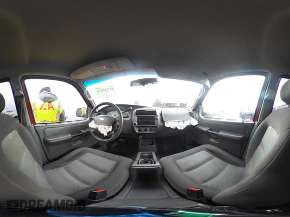 ✅ 2005 Ford Explorer Sport Trac XLS • VIN: 1FMZU67K75UB39737 • Lot: 41745919. Wystawiony na IAAI z przebiegiem 190 266 mil. Bezpłatny archiwum sprzedaży aukcyjnych z USA i szczegółowy raport historii pojazdu na DreamBid. Zdjęcie 20.