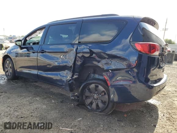 ✅ 2020 Chrysler Pacifica Hybrid Limited • VIN: 2C4RC1N76LR125539 • Lot: 54896895. Wystawiony na Copart z przebiegiem 70 693 mil. Bezpłatny archiwum sprzedaży aukcyjnych z USA i szczegółowy raport historii pojazdu na DreamBid. Zdjęcie 2.