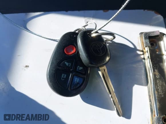 ✅ 2011 Toyota Sienna XLE • VIN: 5TDYK3DC7BS160928 • Lot: 43762409. Listed on IAAI with 121,844 mi. Free auction sales archive from the USA and detailed vehicle history report at DreamBid. Image 10.