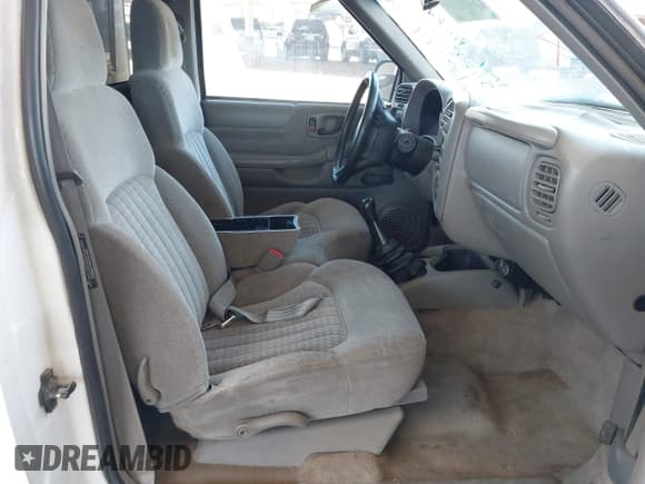 ✅ 2002 Chevrolet S-10 LS • VIN: 1GCCS145428129544 • Lot: 42294927. Listed on IAAI with 209,239 mi. Free auction sales archive from the USA and detailed vehicle history report at DreamBid. Image 5.