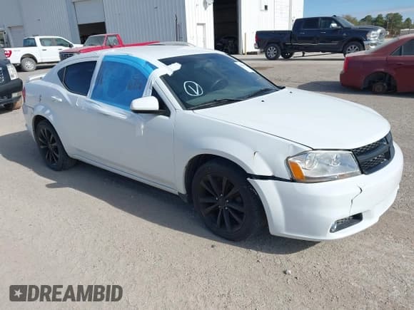 ✅ 2013 Dodge Avenger SXT • VIN: 1C3CDZCB6DN677876 • Лот: 43814040. Опубликован ранее на IAAI с пробегом 112 248 миль. Бесплатный доступ к архиву аукционных продаж из США и подробный отчёт об истории автомобиля на DreamBid. Изображение 1.