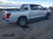 ✅ 2017 Nissan Titan SL • VIN: 1N6AA1E66HN504813 • Lot: 90593275. Wystawiony na Copart z przebiegiem 132 290 mil. Bezpłatny archiwum sprzedaży aukcyjnych z USA i szczegółowy raport historii pojazdu na DreamBid. Zdjęcie 3.