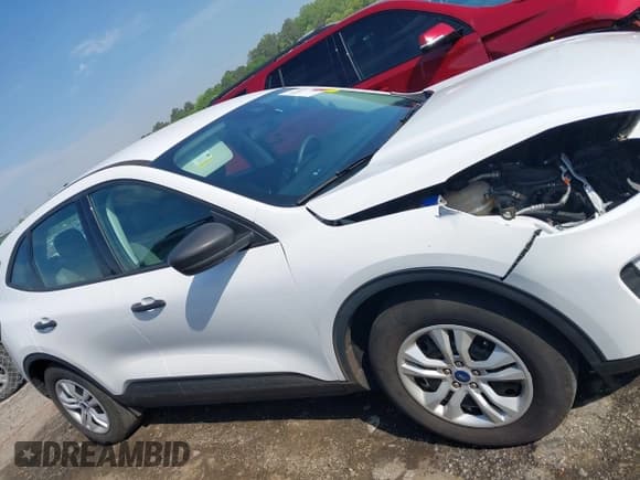 ✅ 2022 Ford Escape S • VIN: 1FMCU0F65NUA27557 • Lot: 42060587. Wystawiony na IAAI z przebiegiem 33 607 mil. Bezpłatny archiwum sprzedaży aukcyjnych z USA i szczegółowy raport historii pojazdu na DreamBid. Zdjęcie 14.