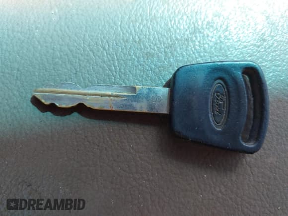 ✅ 2008 Ford F-250 XL • VIN: 1FTSX20538ED63371 • Lot: 41998949. Listed on IAAI with 291,521 mi. Free auction sales archive from the USA and detailed vehicle history report at DreamBid. Image 11.