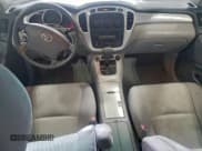 ✅ 2005 Toyota Highlander • VIN: JTEEP21A150083624 • Lot: 93328555. Listed on Copart with 285,397 mi. Free auction sales archive from the USA and detailed vehicle history report at DreamBid. Image 8.