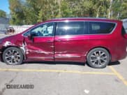 ✅ 2018 Chrysler Pacifica Limited • VIN: 2C4RC1GG4JR106594 • Lot: 43415374. Wystawiony na IAAI z przebiegiem 134 132 mil. Bezpłatny archiwum sprzedaży aukcyjnych z USA i szczegółowy raport historii pojazdu na DreamBid. Zdjęcie 14.