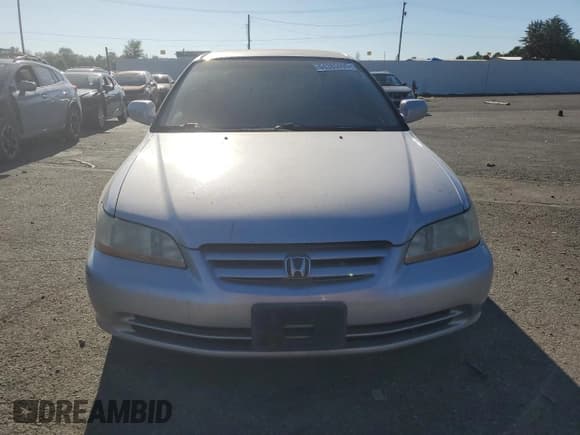 ✅ 2001 Honda Accord LX • VIN: 1HGCG16421A047617 • Лот: 64385995. Опубликован ранее на Copart с пробегом Не указан. Бесплатный доступ к архиву аукционных продаж из США и подробный отчёт об истории автомобиля на DreamBid. Изображение 5.