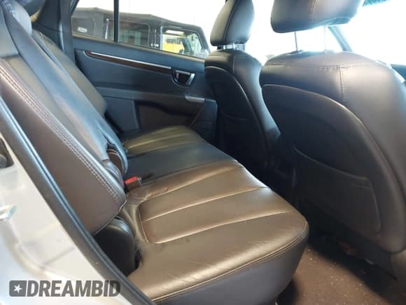 ✅ 2011 Hyundai Santa Fe Limited • VIN: 5XYZKDAG4BG063927 • Lot: 43914246. Listed on IAAI with 109,177 mi. Free auction sales archive from the USA and detailed vehicle history report at DreamBid. Image 8.