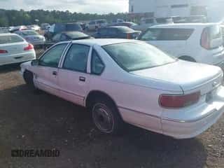 1996 Chevrolet Caprice 1SA Special Value z VIN 1G1BL52W3TR113559, wystawiony jako IAAI lot #42833704 z przebiegiem Nie podano mil oraz . Historia ofert i sprzedaży dostępna na DreamBid. Obrazek 3.