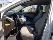 ✅ 2017 Hyundai Santa Fe 2.4L • VIN: 5NMZUDLB1HH018227 • Лот: 50695053. Опубликован ранее на Copart с пробегом 60 943 миль. Бесплатный доступ к архиву аукционных продаж из США и подробный отчёт об истории автомобиля на DreamBid. Изображение 7.