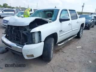 2010 Chevrolet Silverado 1500 LT z VIN 3GCRCSE09AG157526, wystawiony jako IAAI lot #43063817 z przebiegiem Nie podano mil oraz . Historia ofert i sprzedaży dostępna na DreamBid. Obrazek 2.