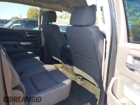 ✅ 2017 Chevrolet Silverado 1500 LT • VIN: 3GCUKREC4HG410634 • Lot: 43483872. Wystawiony na IAAI z przebiegiem 111 114 mil. Bezpłatny archiwum sprzedaży aukcyjnych z USA i szczegółowy raport historii pojazdu na DreamBid. Zdjęcie 8.