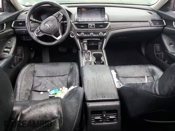 2018 Honda Accord EX-L z VIN 1HGCV1F57JA100293, wystawiony jako Copart lot #82453115 z przebiegiem 112 176 mil mil oraz Szkoda całkowita • Salvage title. Historia ofert i sprzedaży dostępna na DreamBid. Obrazek 8.