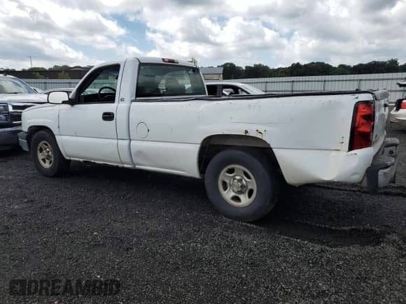 2004 Chevrolet Silverado 1500 z VIN 1GCEC14X94Z169266, wystawiony jako Copart lot #60687205 z przebiegiem Nie podano mil oraz Czysty tytuł • Clean title. Historia ofert i sprzedaży dostępna na DreamBid. Obrazek 2.